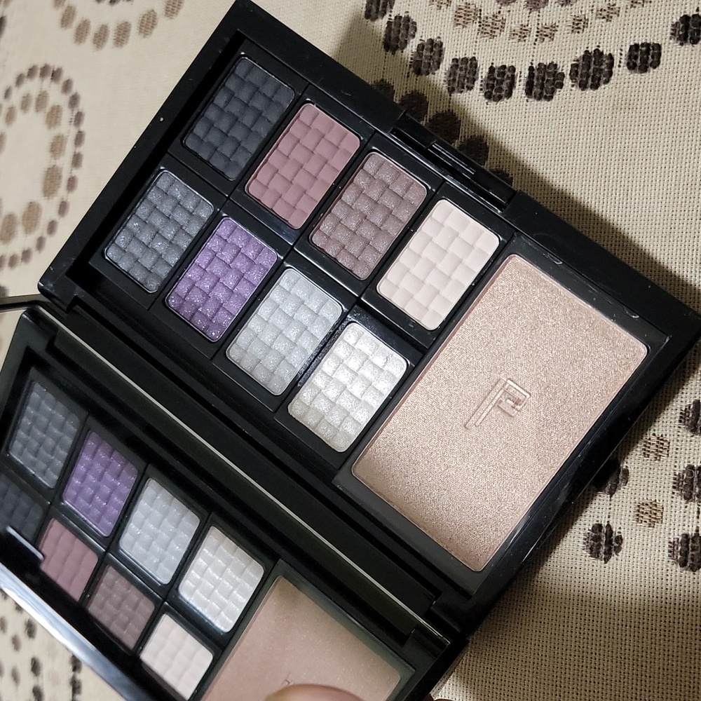 Doucce Cosmetics Freematic Eyeshadow Pro Palette